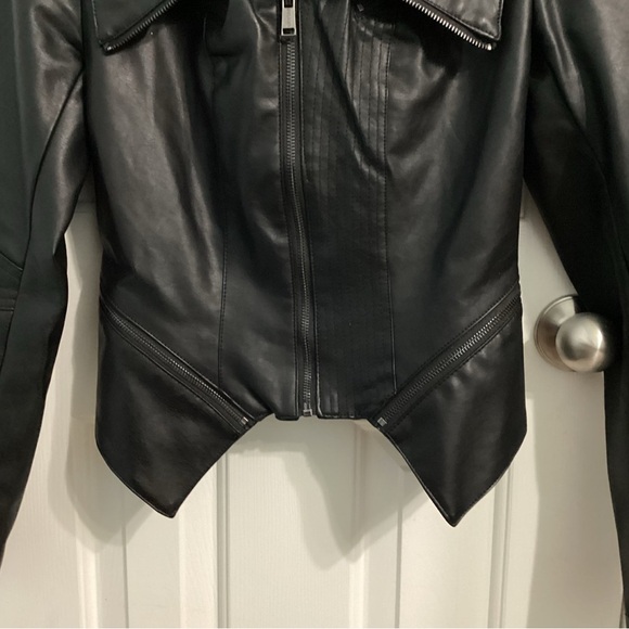 black GUESS cropped jacket - Picture 3 of 8